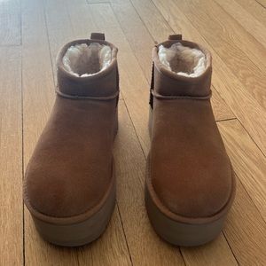 Worn ONCE UGG Classic Ultra Mini Platform Boot (women’s) 6M Chestnut